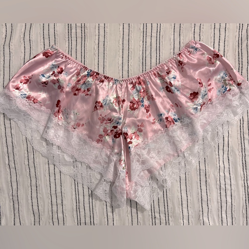 NWT SHEIN Floral and Lace Flirty Pajama Set Size 1XL - Picture 9 of 11
